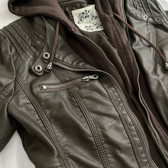 Made by Johnny Brown Jacket - Picture 3 of 12